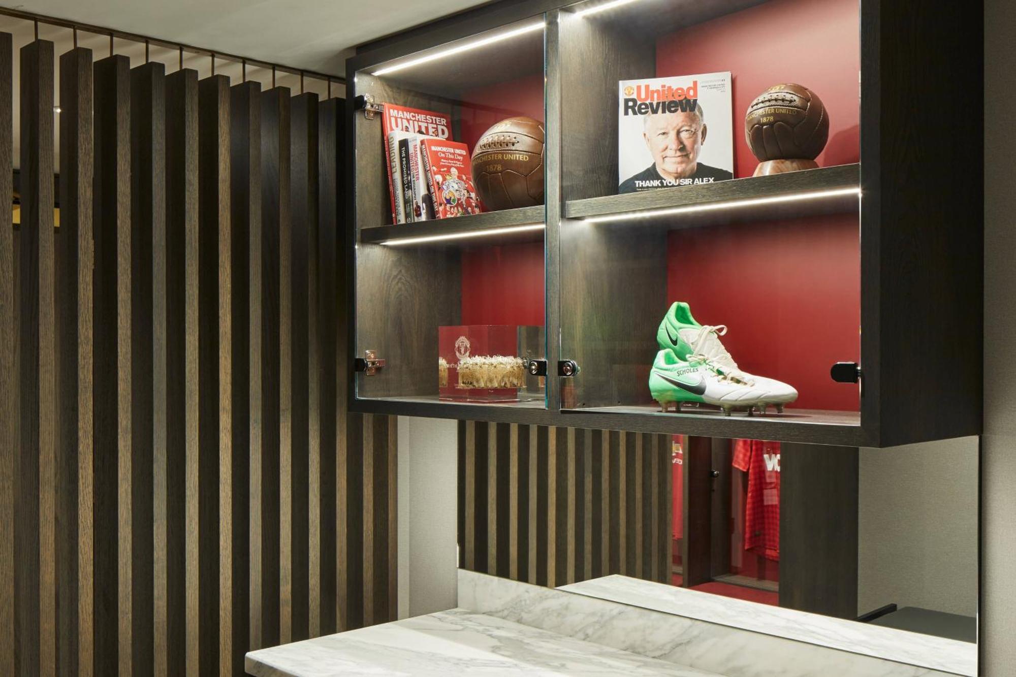 Manchester Marriott Victoria & Albert Hotel Bagian luar foto