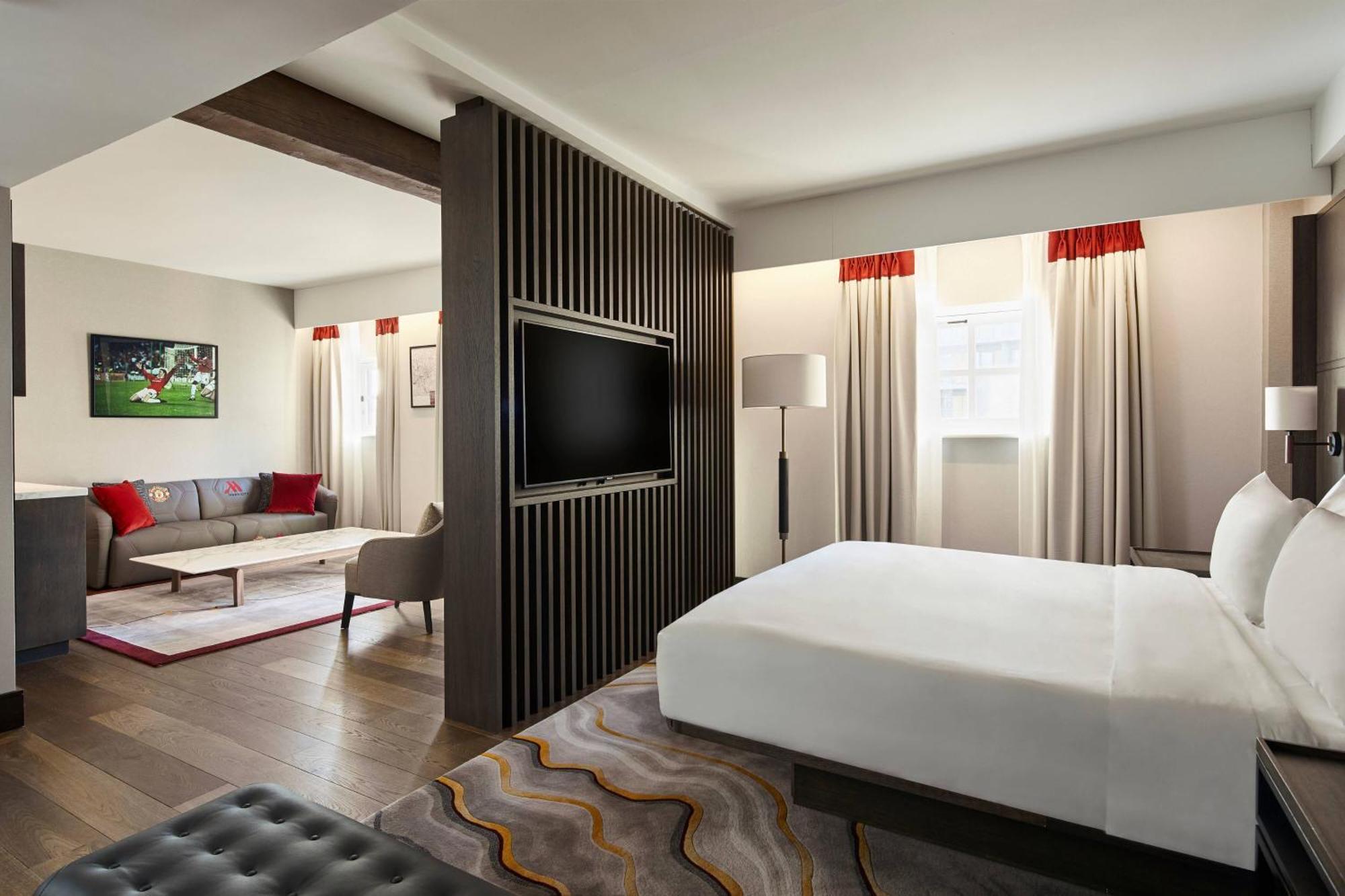 Manchester Marriott Victoria & Albert Hotel Bagian luar foto