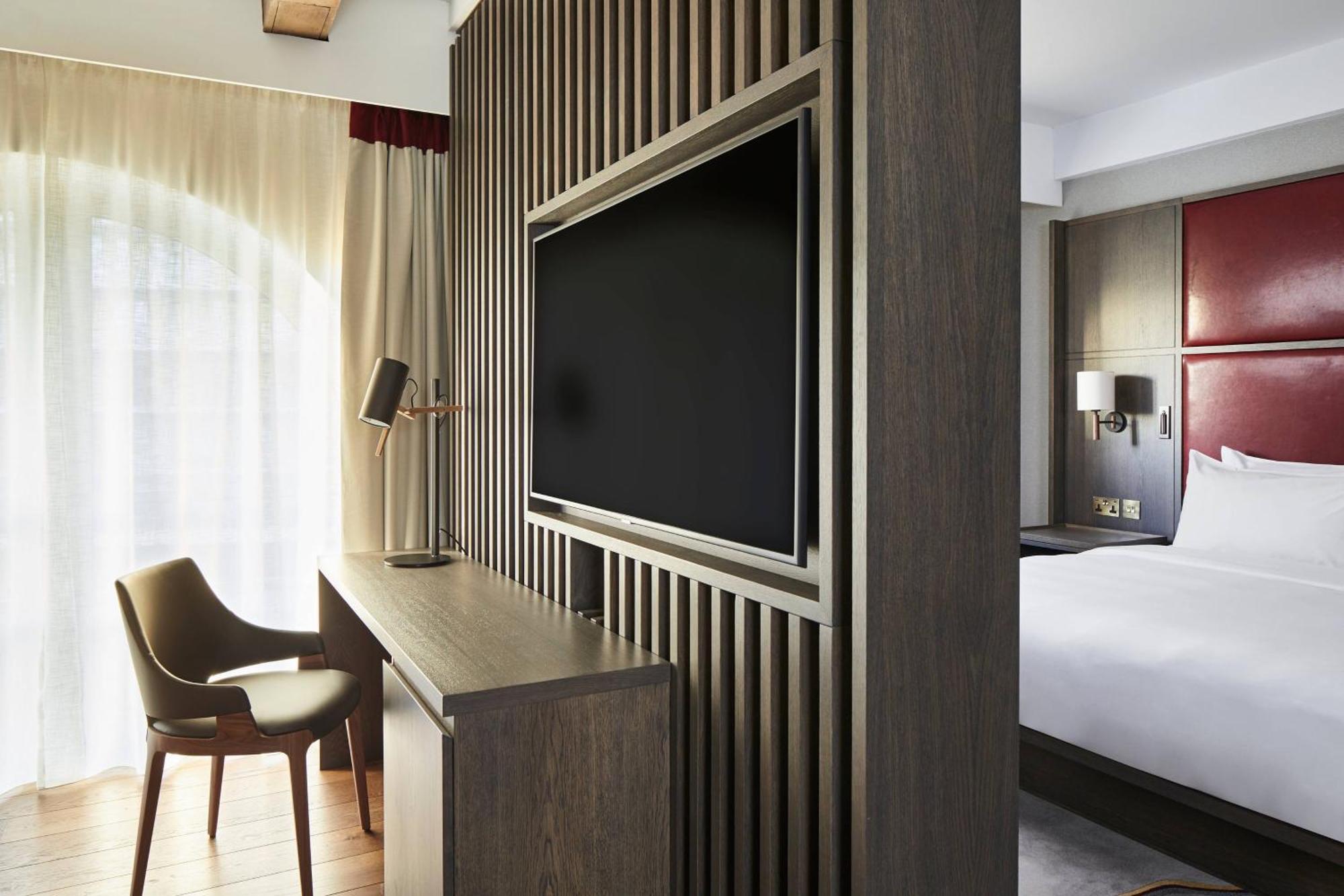 Manchester Marriott Victoria & Albert Hotel Bagian luar foto